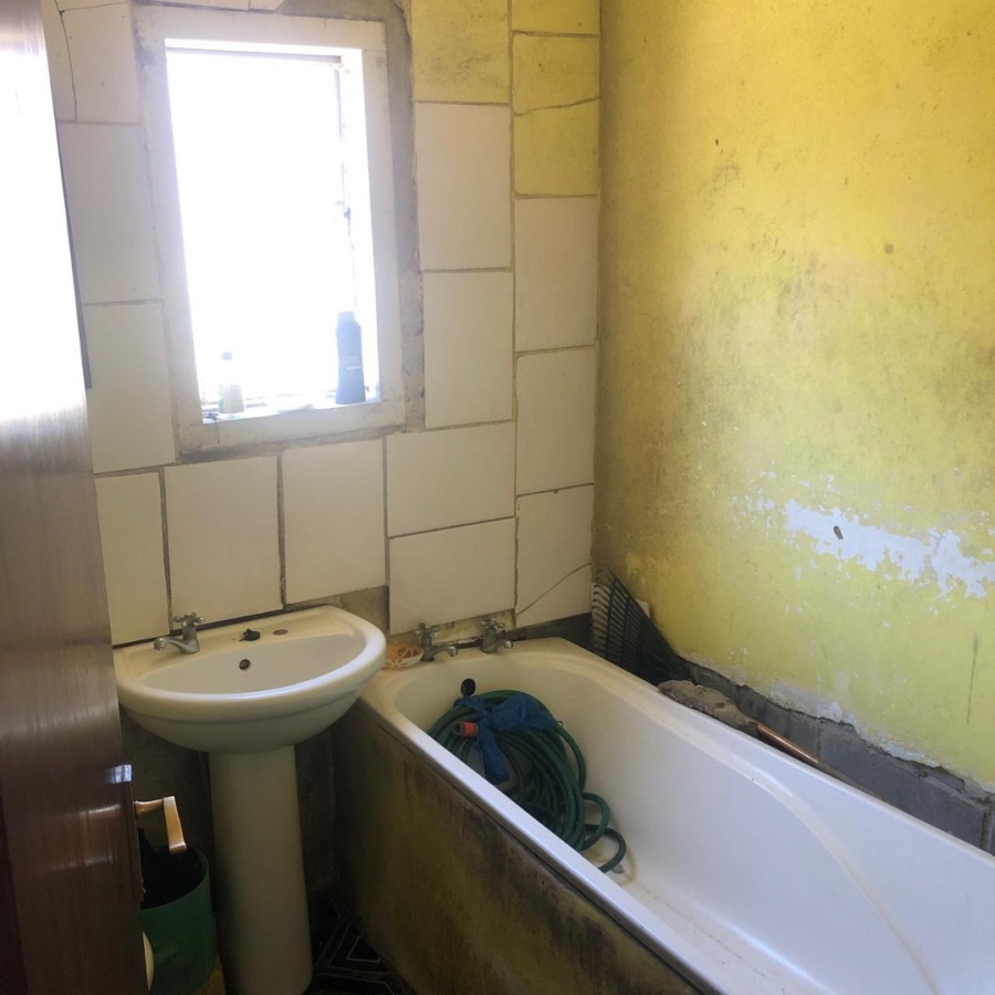 2 Bedroom Property for Sale in Harare Western Cape